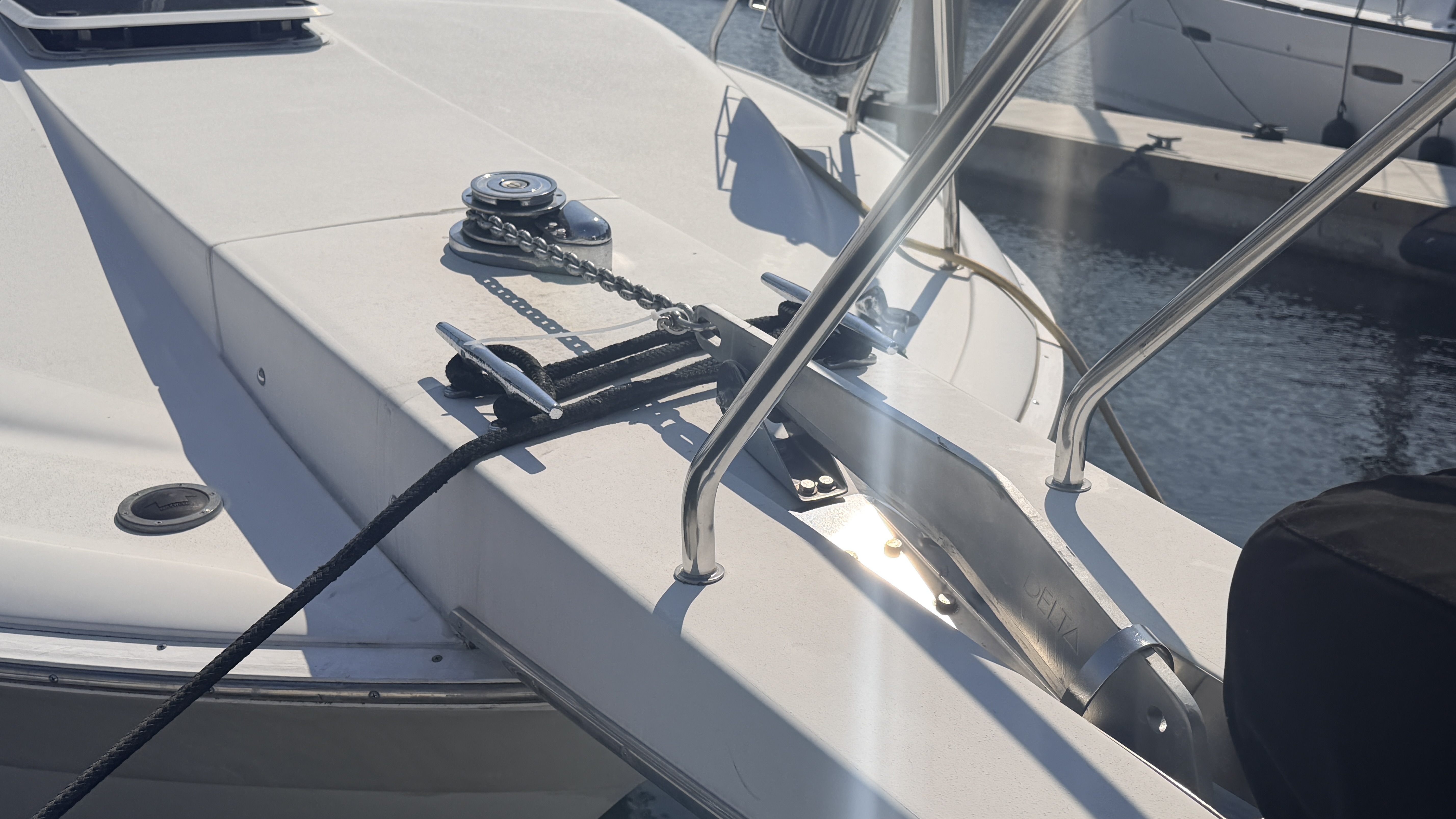 Delta anchor and windlass on Double Dutch