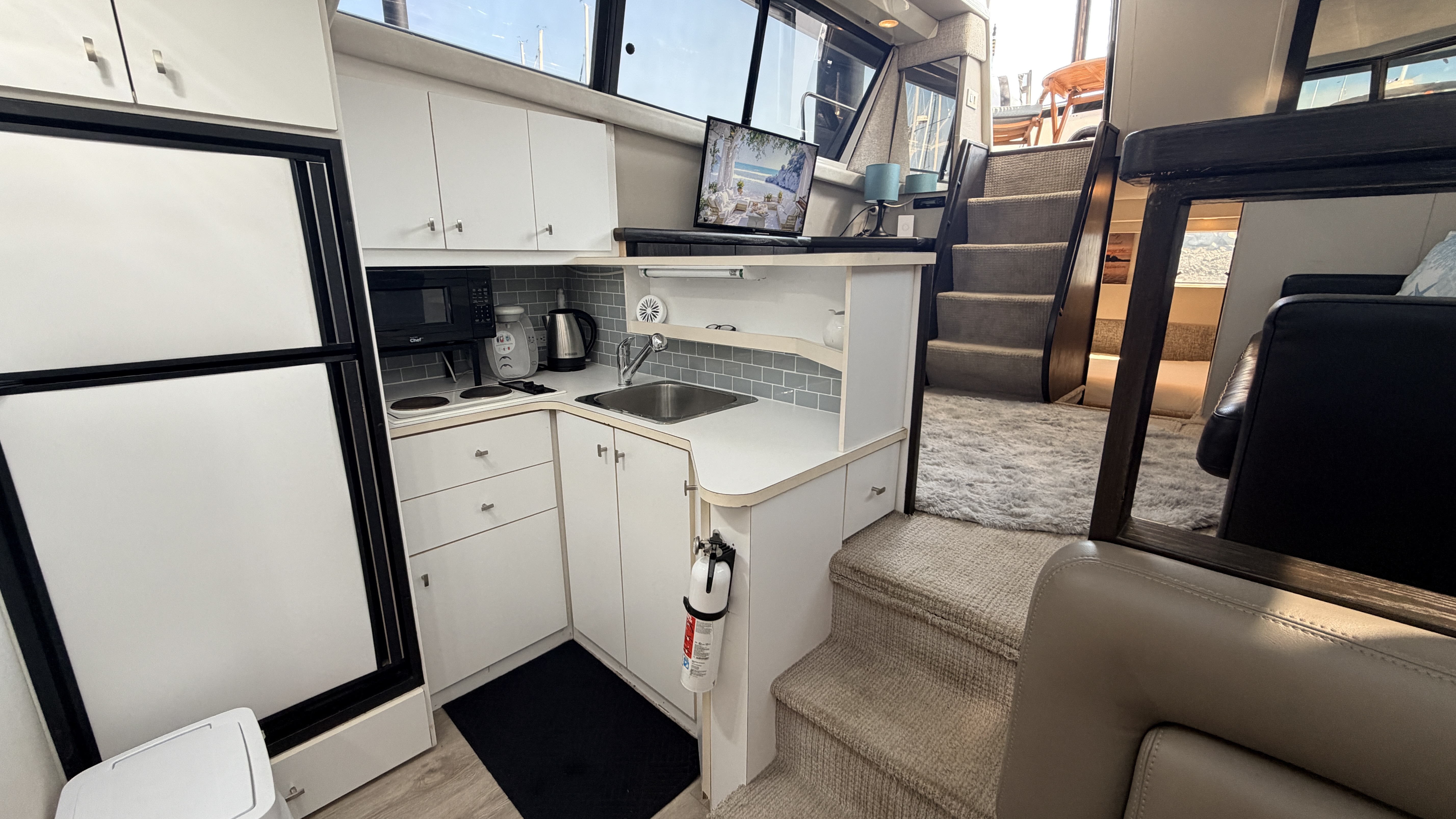 Kitchen galley aboard Double Dutch